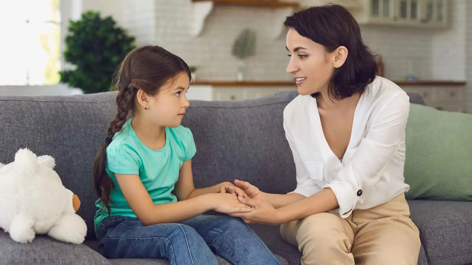 التربية اللطيفة.. هل تدمر انضباط الأطفال أم تبني ذكاءهم العاطفي؟