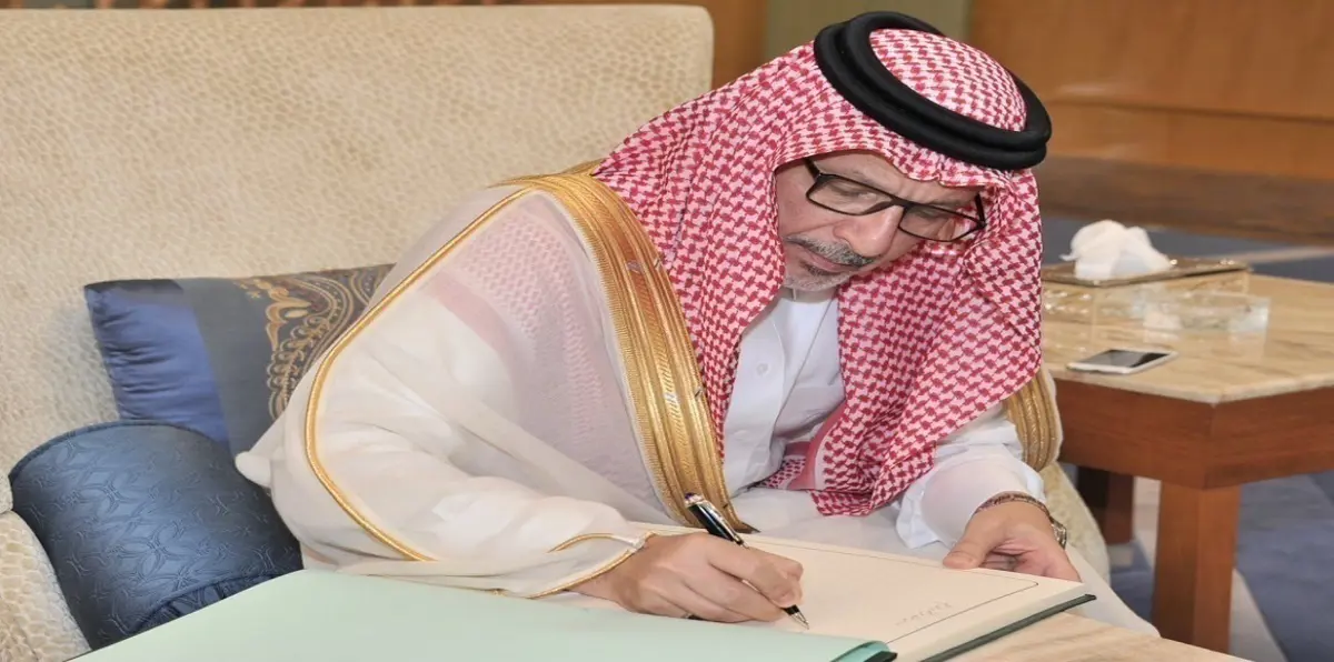 سفير السعودية في القاهرة ينفي زيارة الملك سلمان لـ"تيران وصنافير"
