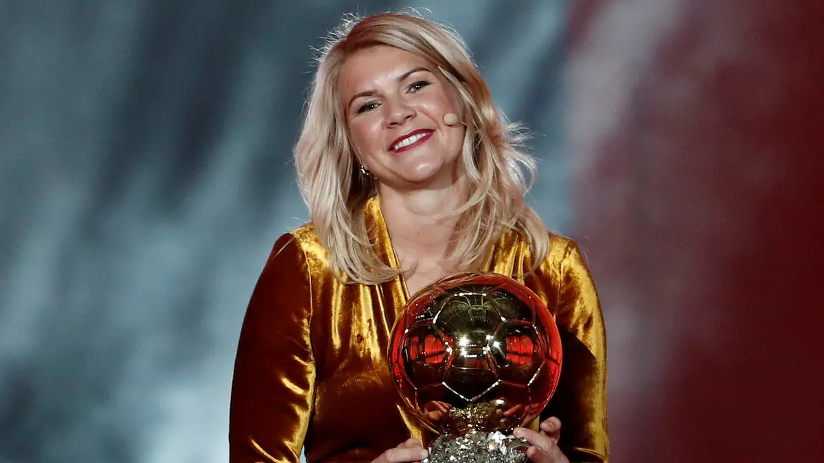 موراي غاضب من العنصرية الجنسية تجاه الفائزة بأول كرة ذهبية