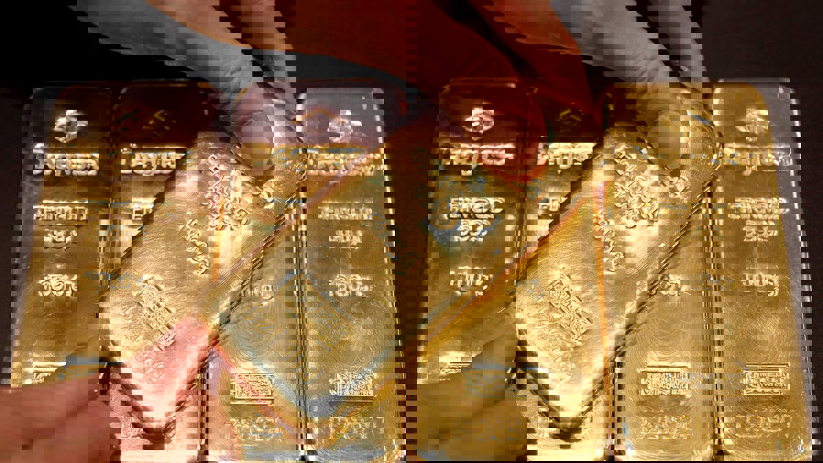 الذهب يتراجع مع ارتفاع عائدات سندات الخزانة الأمريكية