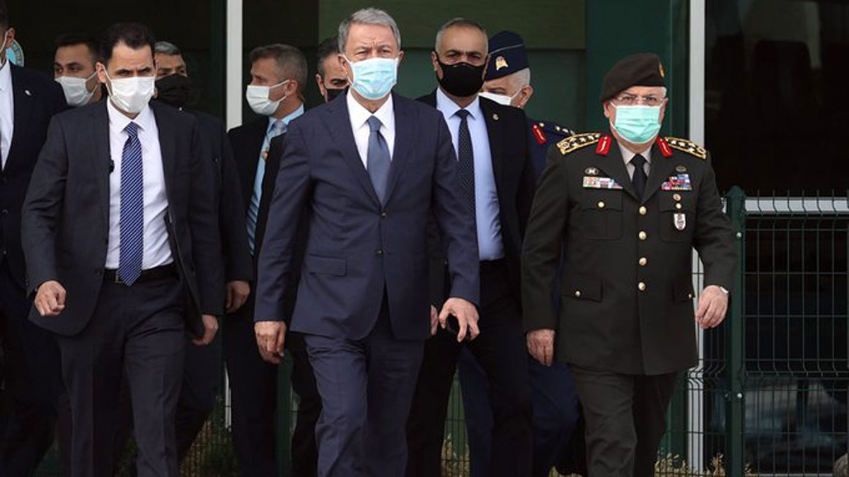 وزير الدفاع التركي خلوصي أكار يصل ليبيا