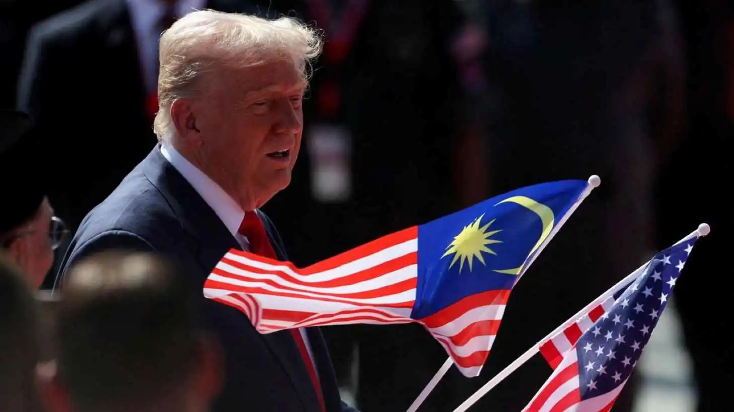 "غرائز ترامب التجارية تحكم".. آسيا تخشى "الصفقة الكبرى" بين أمريكا والصين