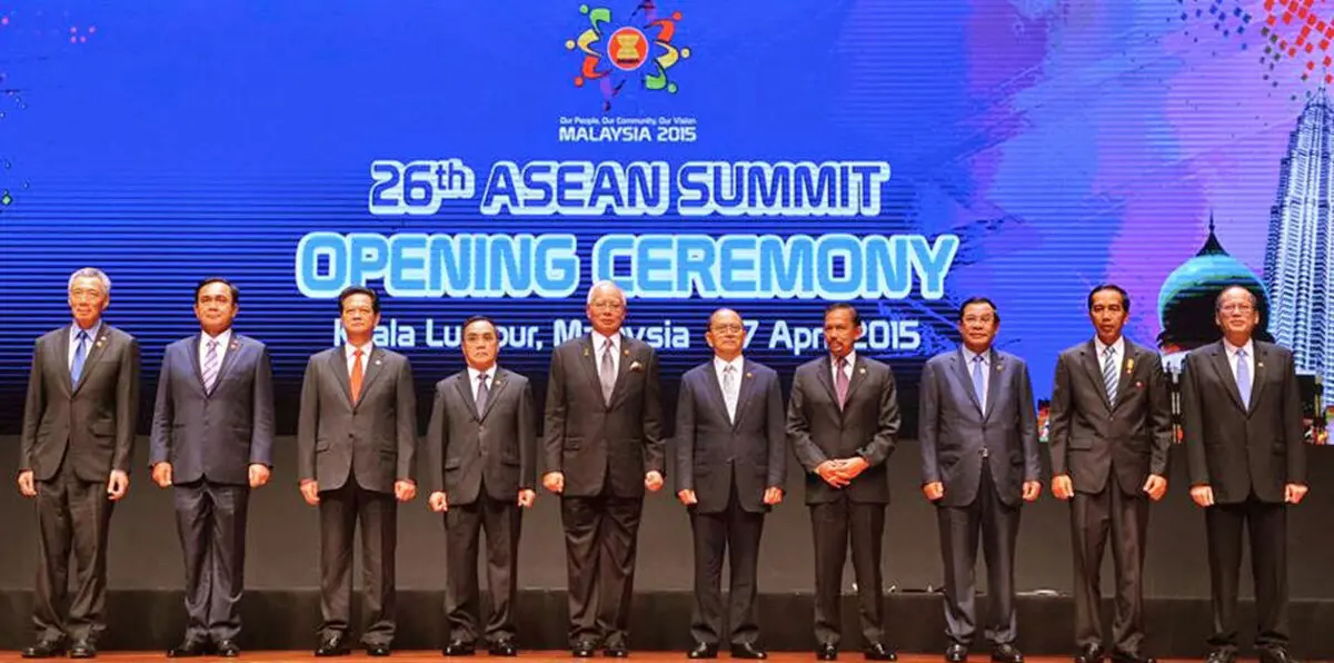 "آسيان" توقع اتفاقيتي تجارة حرة واستثمار مع هونغ كونغ