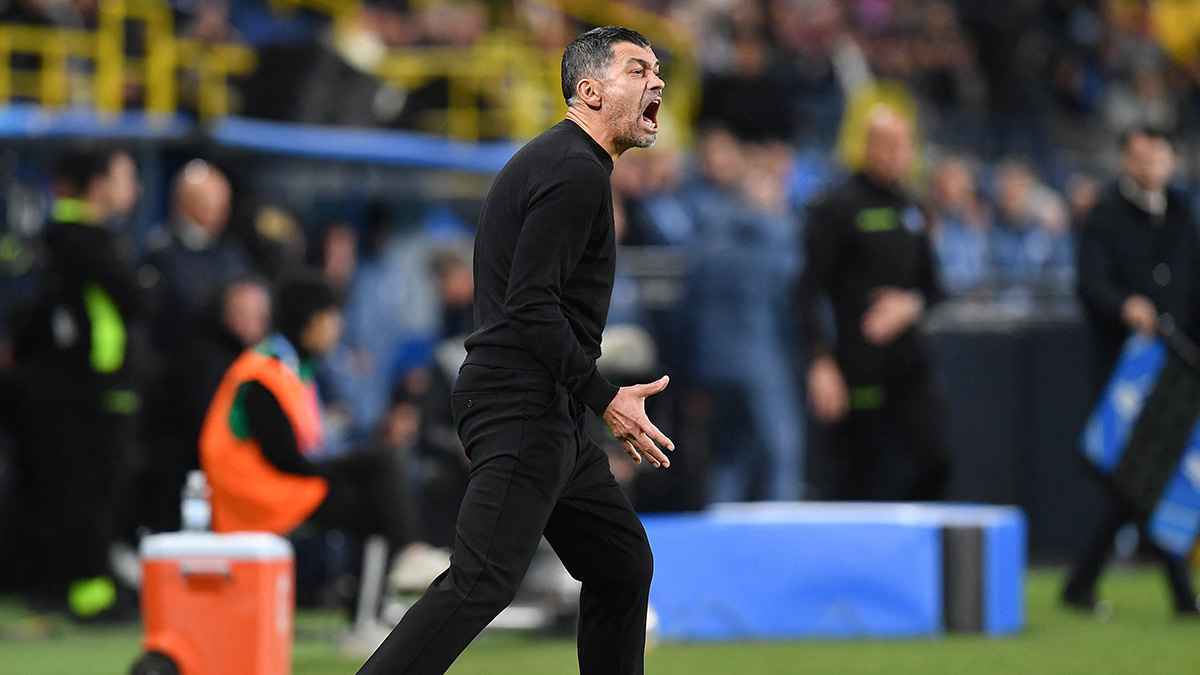 اقترب من الاتحاد السعودي.. كم عدد بطولات كونسيساو في مسيرته التدريبية؟