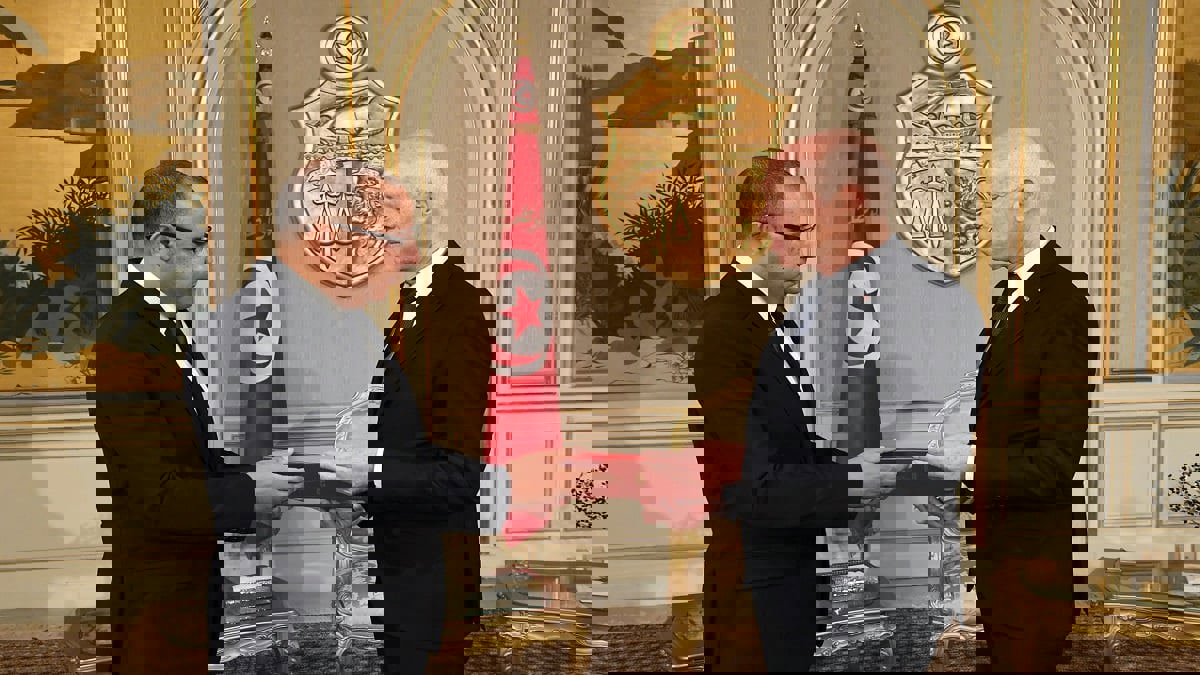 تونس.. المشيشي يسابق الزمن بحثًا عن "توافقات صعبة"