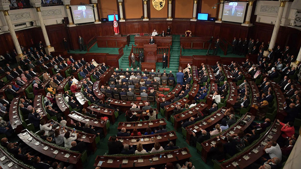 تونس.. البرلمان والبنك المركزي يحثان الحكومة على تقليص الإنفاق