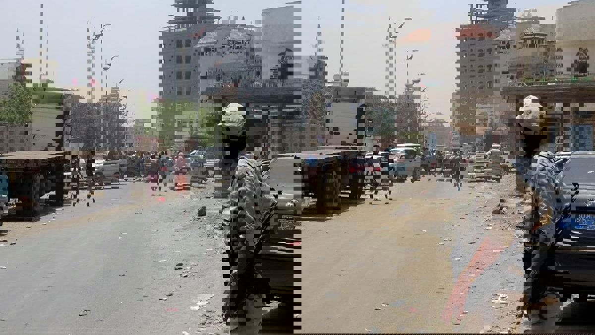 اليمن.. مقتل جندي وإصابة آخرين بانفجار عبوة ناسفة في عدن