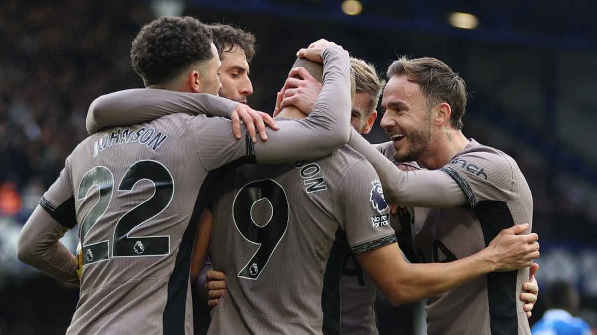 الهلال يراقب وضع نجم توتنهام هوتسبير الإنجليزي 