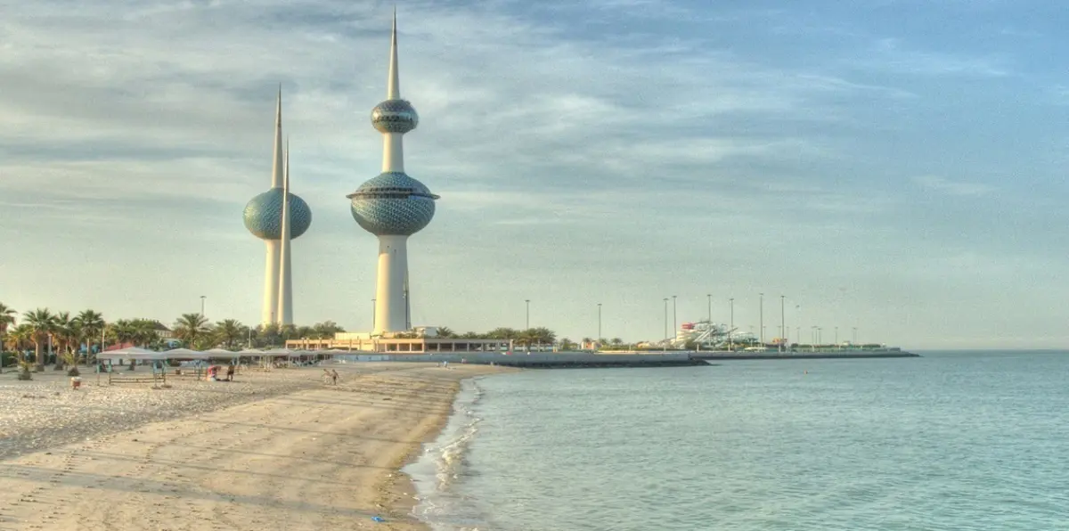 مطالبات بمنع الوافدين من تسجيل أبنائهم في المدارس الكويتية المجانية