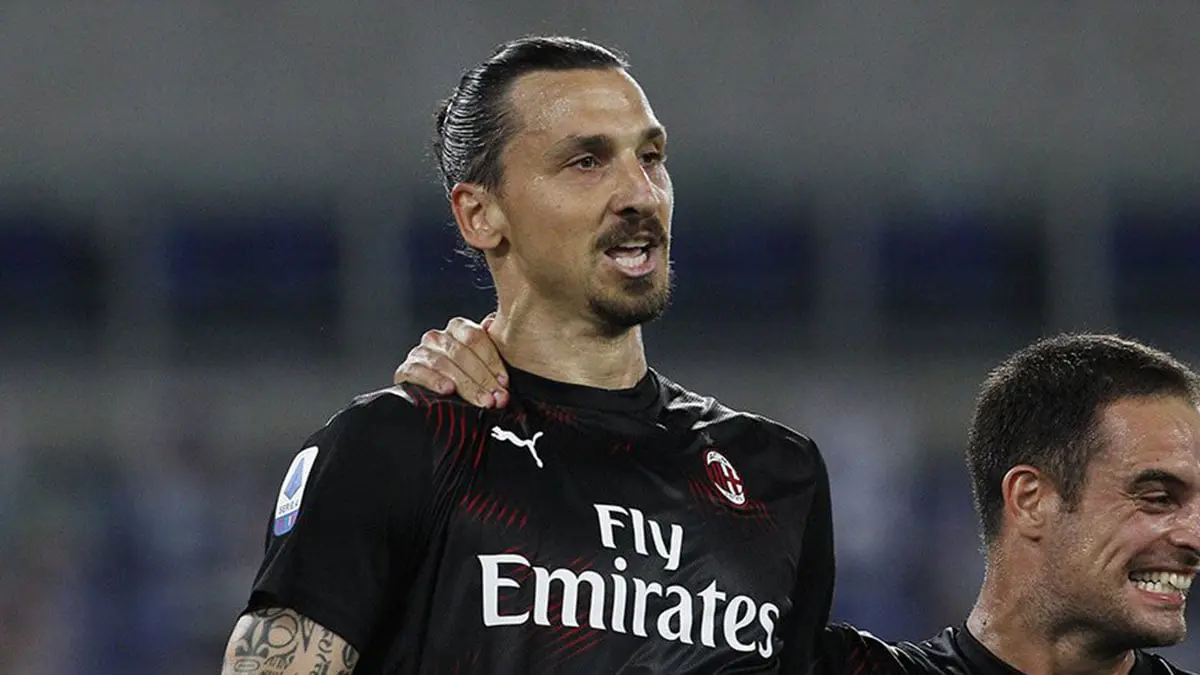 مدرب ميلان يفسر أسباب غضب إبراهيموفيتش بعد تغييره أمام نابولي