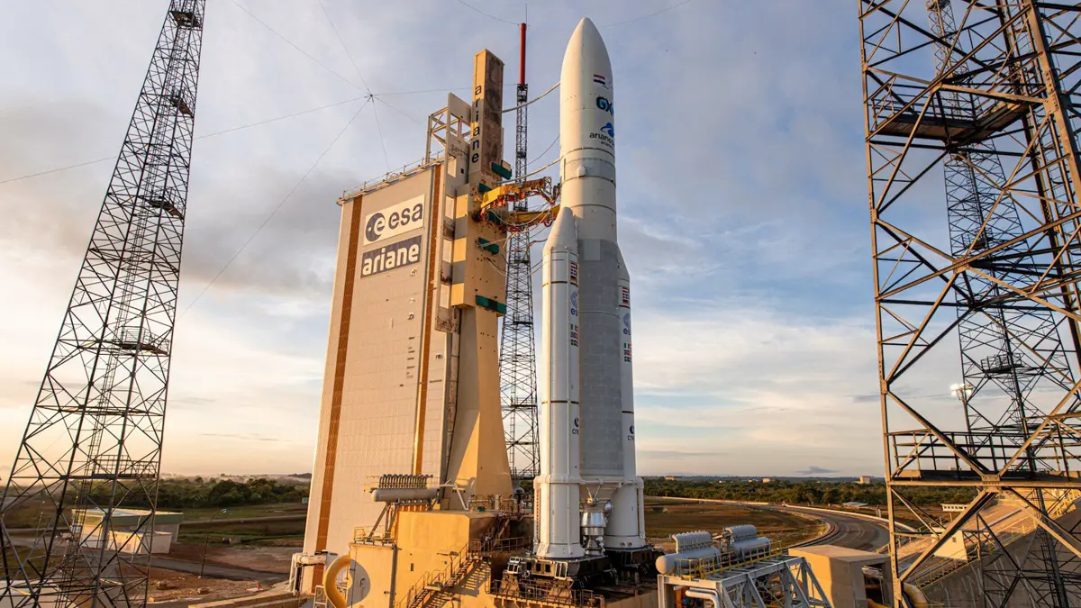 بعد محاولتين فاشلتين.. مصر تطلق القمر الصناعي "طيبة-1" بنجاح