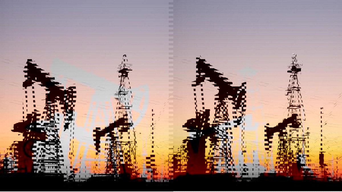 ارتفاع أسعار النفط بفضل تغطية مراكز مدينة وآمال تخفيضات "أوبك+"