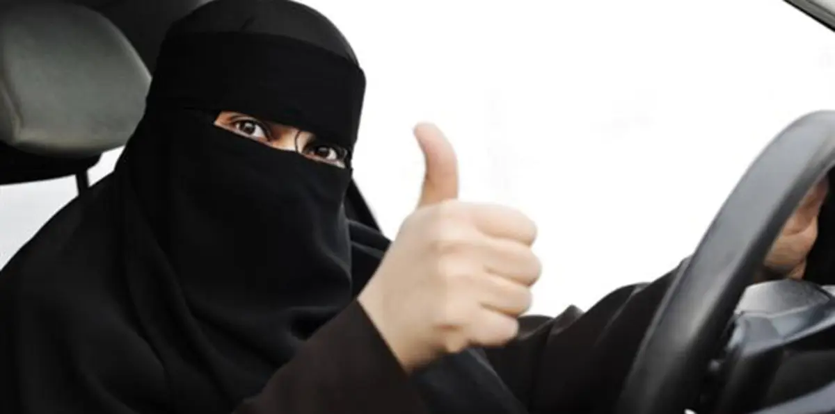 بالفيديو.. رجل دين سعودي عاشق للنصر يطلب من بناته قيادة السيارة في الإمارات