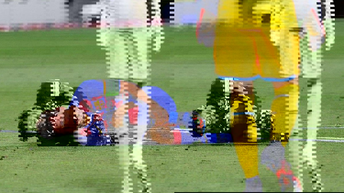 تفاصيل إصابة ميسي في مباراة برشلونة ضد نابولي بدوري أبطال أوروبا