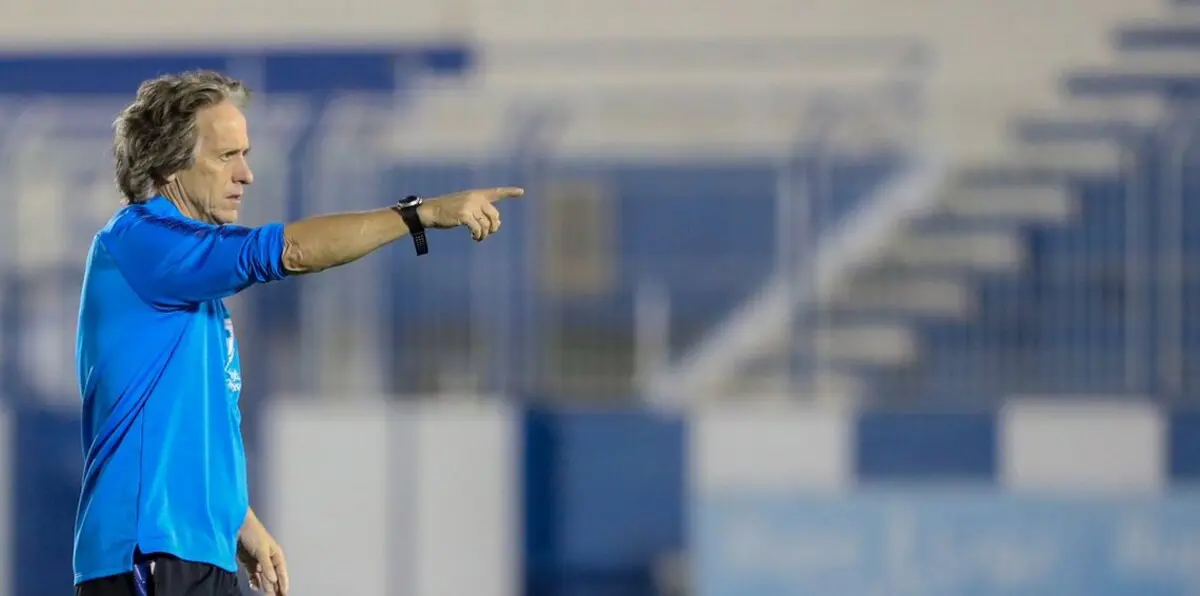 هل يعود خيسوس مدرب نادي الهلال لبنفيكا مجددًا؟