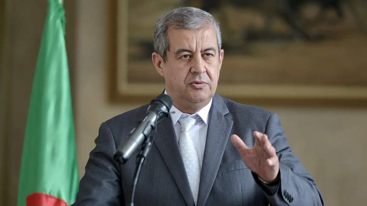 الحكومة الجزائرية ترفض دعوات إقالتها قبل انتخابات الرئاسة