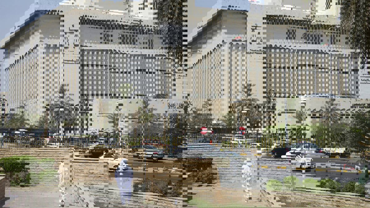 الكويت.. سجن وعزل قضاة مرتبطين بقضية "شبكة فؤاد الإيراني"