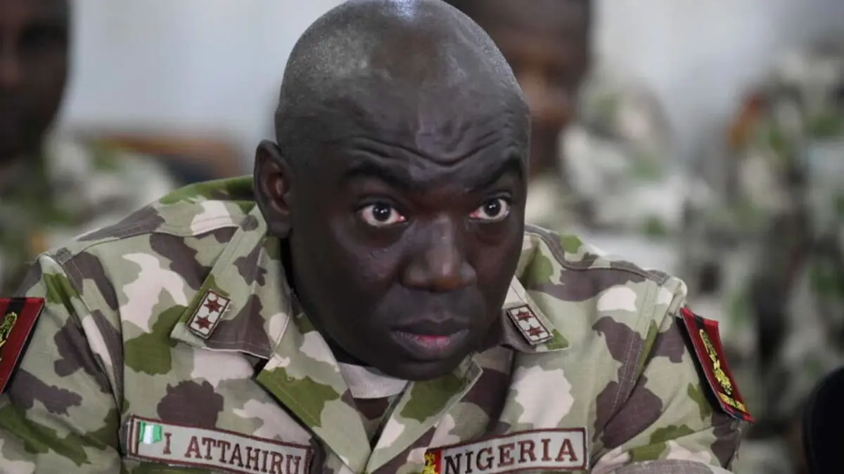 تفاصيل "مثيرة" عن تحطم طائرة قائد الجيش النيجيري السابق