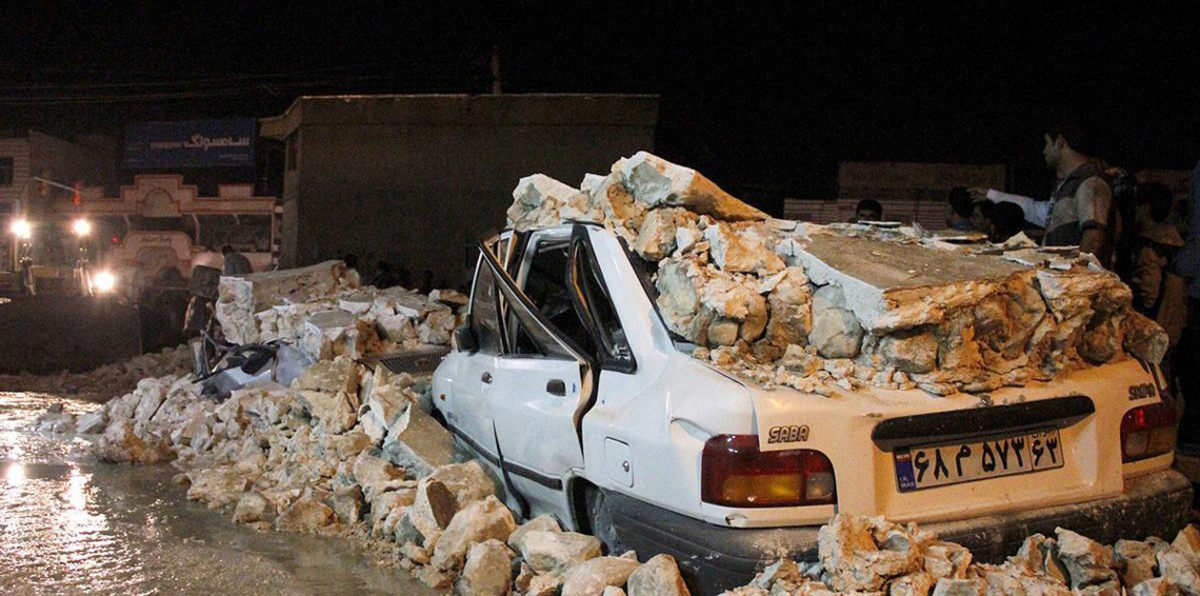 أكثر من 129 قتيلًا في إيران جراء الزلزال العنيف قرب الحدود العراقية