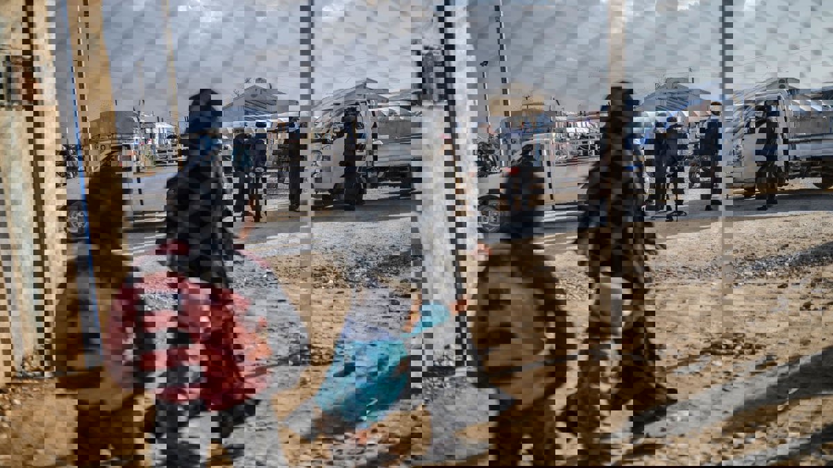 "الصليب الأحمر": مئات الأطفال محتجزون في سجون للبالغين شمال شرق سوريا