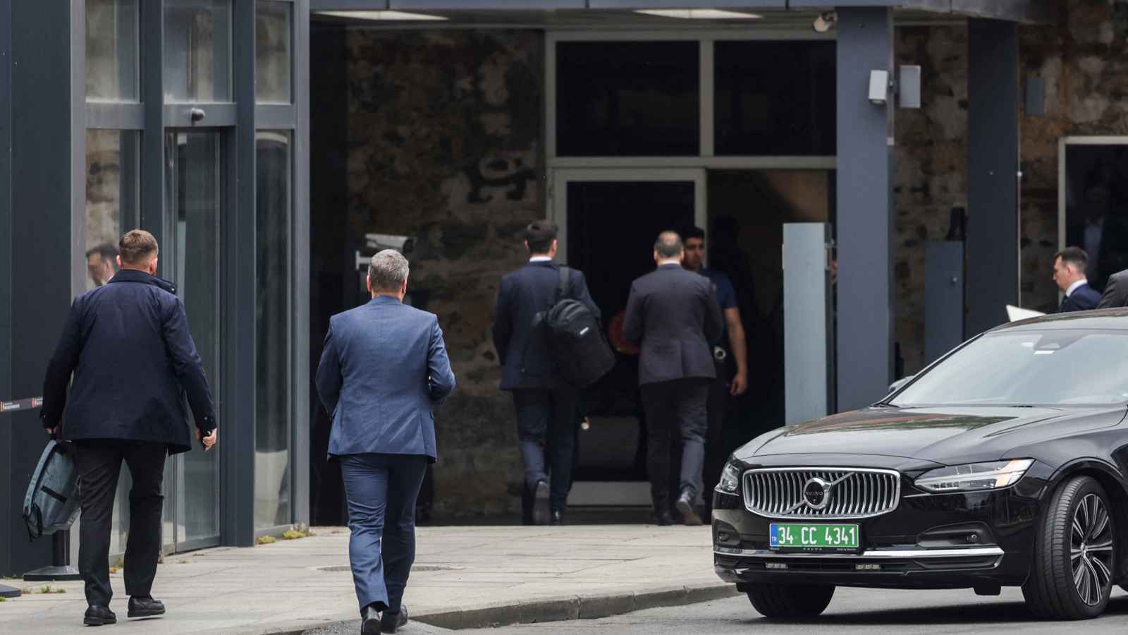 بدء اجتماع بين وفود أمريكا وأوكرانيا وتركيا في إسطنبول