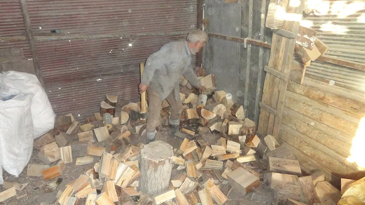 سوريا.. معاناة للحصول على "التدفئة" خلال الشتاء