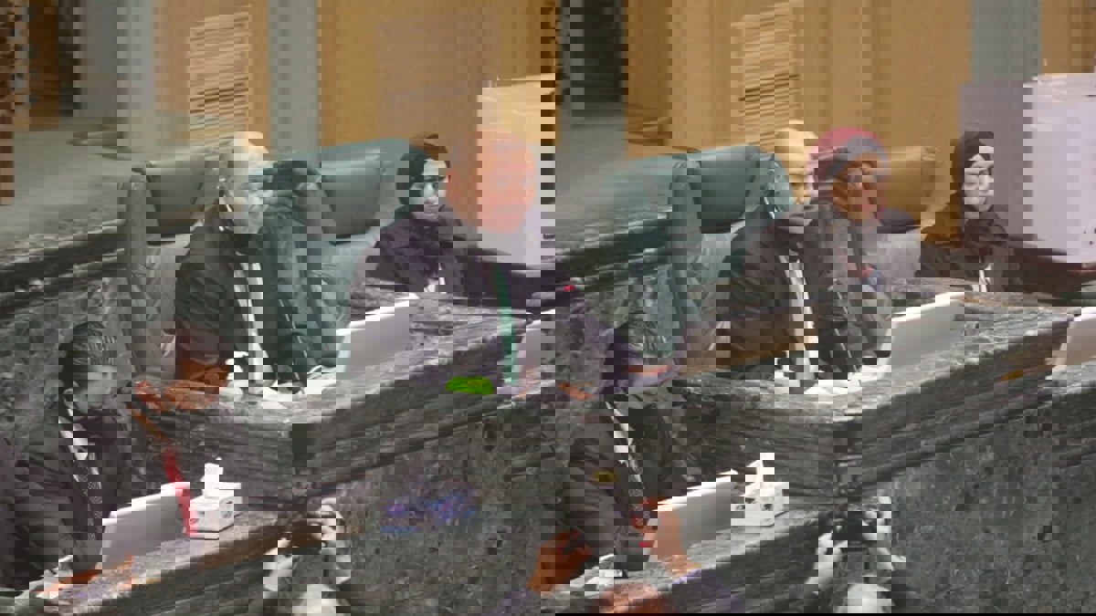 من هو عبدالمنعم العودات رئيس مجلس النواب الأردني الجديد؟