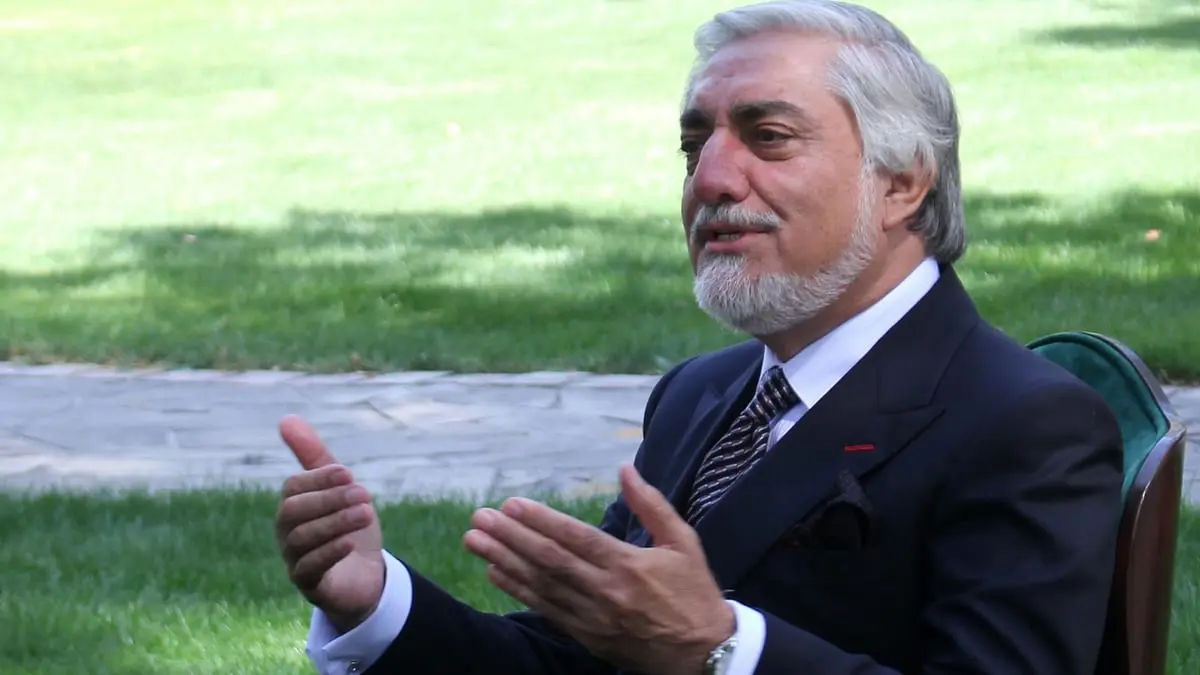 عبدالله عبدالله نائب الرئيس الأفغاني السابق ينفي اعتقاله من قبل طالبان