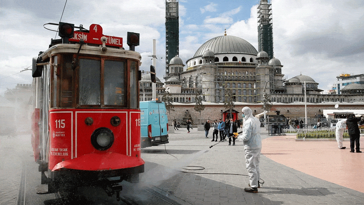 رئيس بلدية إسطنبول المعارض يدعو لعزل عام لاحتواء الموجة الثانية من كورونا