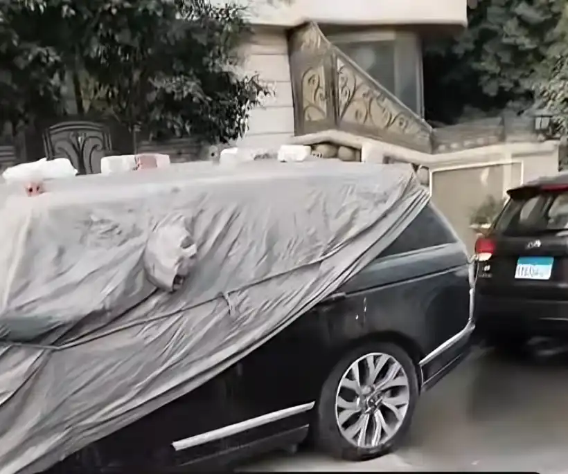 صور متداولة لسيارة شيرين عبدالوهاب