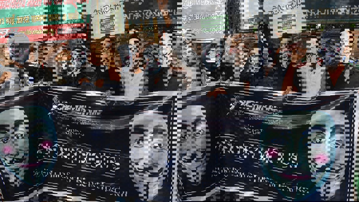 قراصنة "أنونيموس" يعلنون اختراق الأنظمة الإلكترونية للمخابرات الروسية