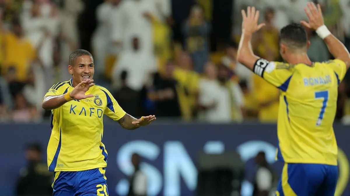 شقيق نجم النصر ينهار بعد صورة مع كريستيانو رونالدو (فيديو)