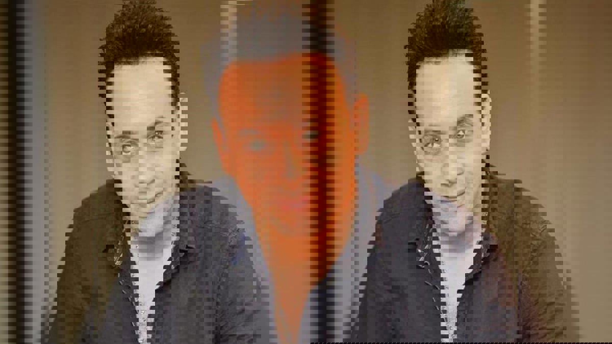 الفنان مصطفى قمر يطمئن جمهوره عقب تعرضه لحادث سير