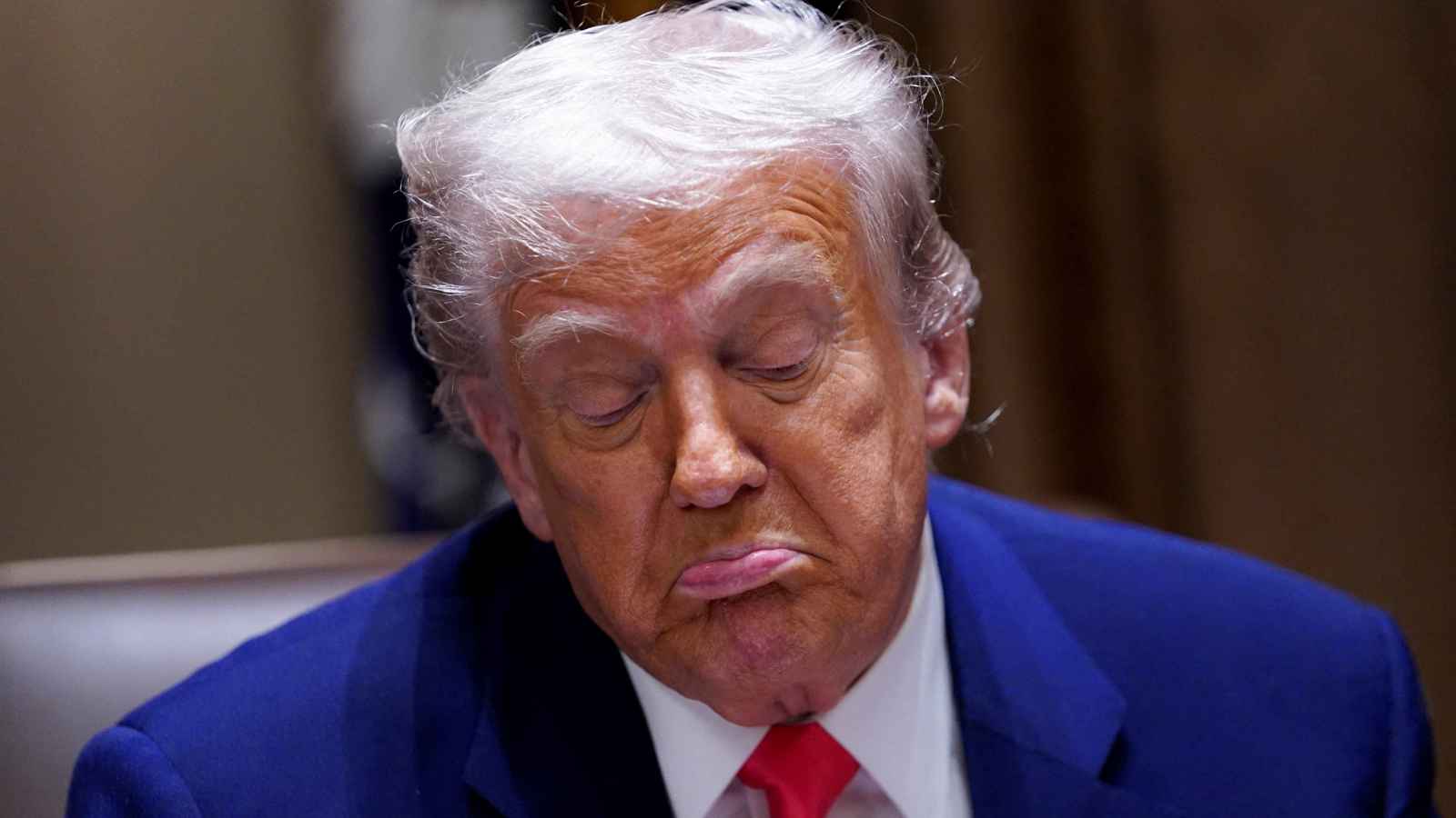 عبر "الضخ والتفريغ".. هل تلاعب ترامب بالاسواق المالية؟