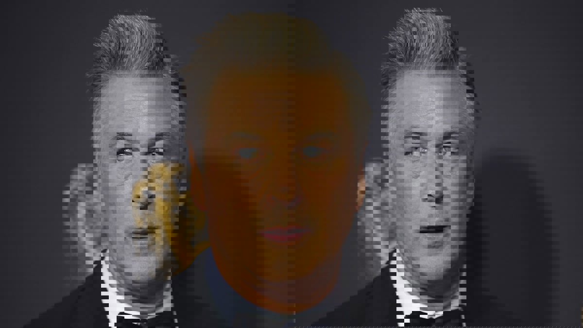 أليك بالدوين يقترح حضور الشرطة خلال تصوير أعمال تستخدم فيها أسلحة