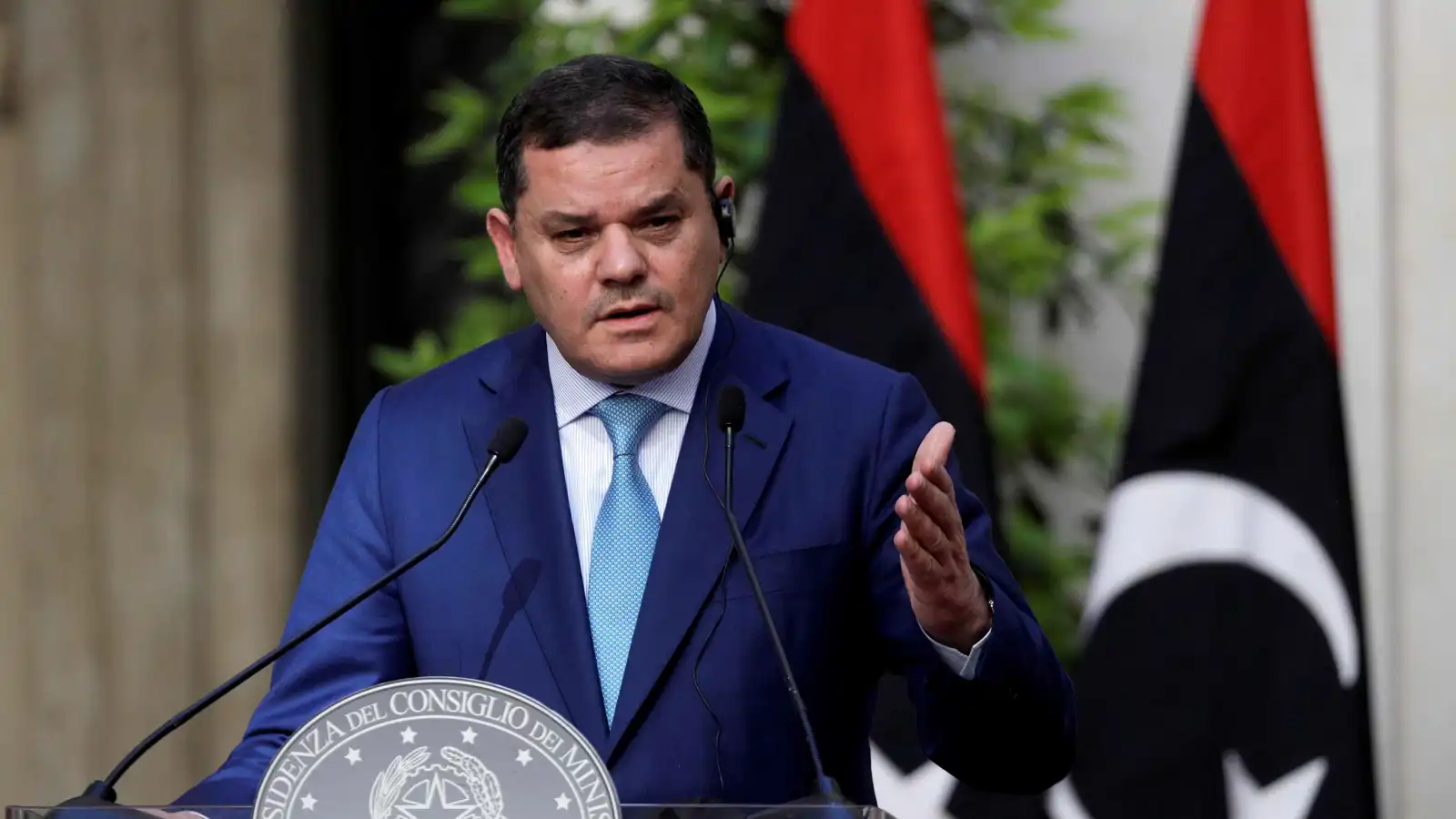 تحالفات الدبيبة مع الميليشيات تثير تساؤلات حول جدية وعوده بتفكيكها