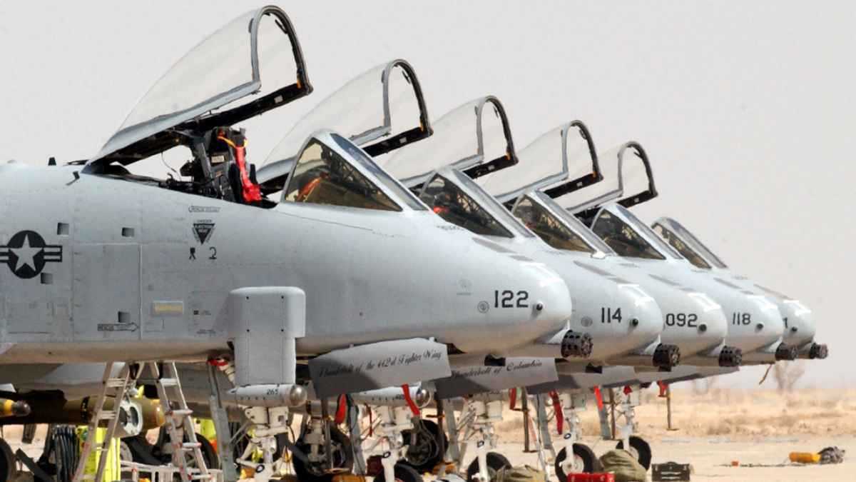 كشف ملابسات حريق هائل بقاعدة الإمام علي الجوية في العراق