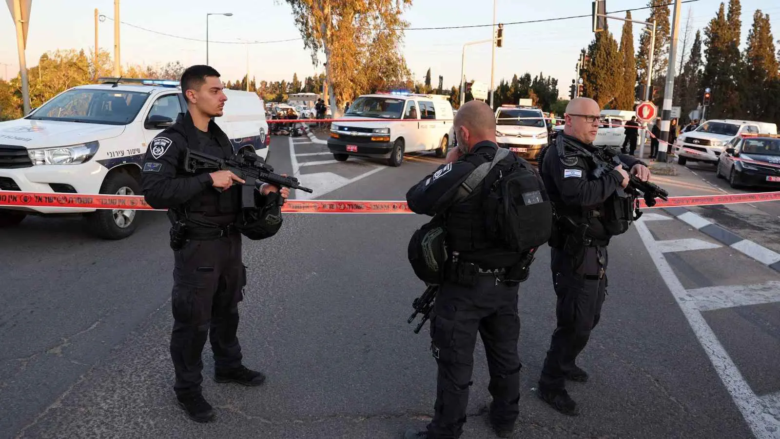 إصابة جندي إسرائيلي إثر عملية طعن في الخليل بالضفة الغربية