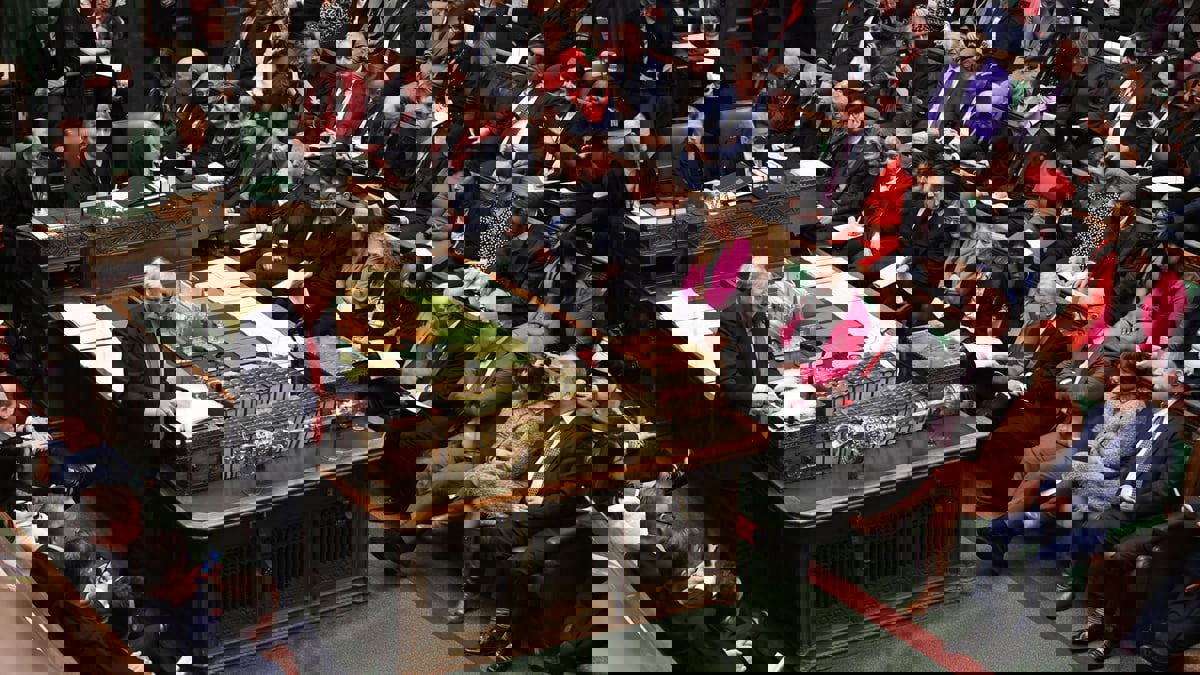 الحزب المحافظ البريطاني يصوت على سحب الثقة من جونسون