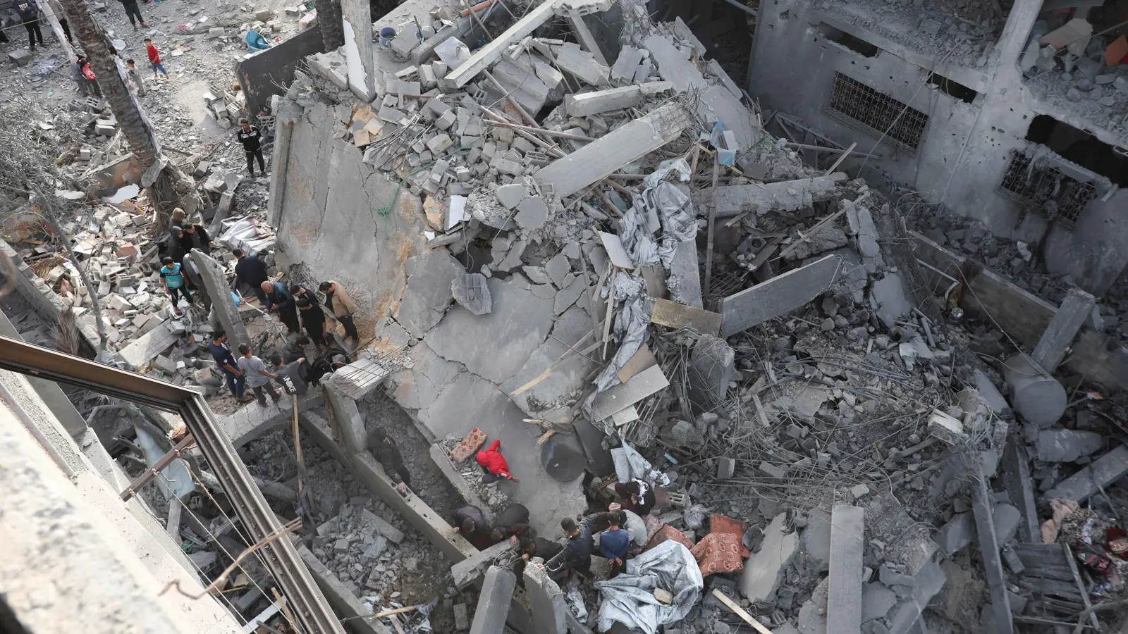 19 قتيلاً بينهم أطفال في غارات إسرائيلية على غزة