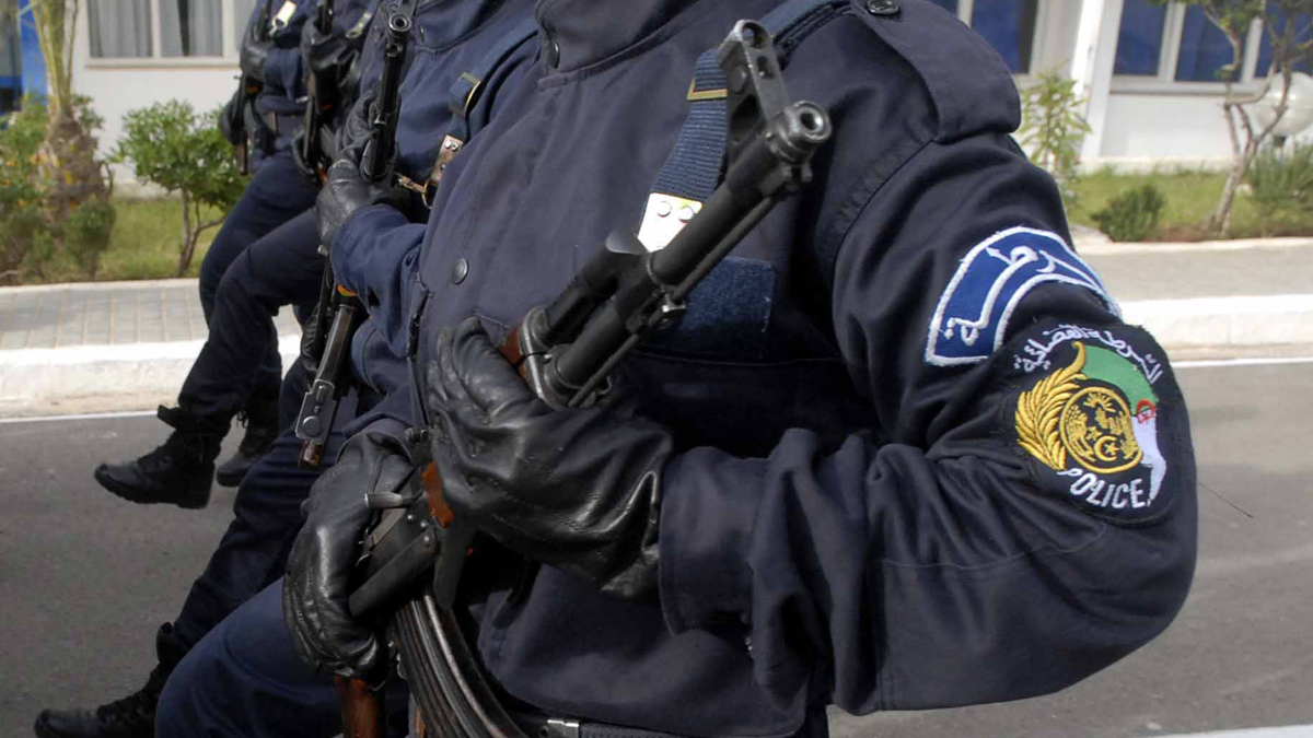 الأمن الجزائري يرحّل مذيعة تونسية بعد احتجازها ساعات