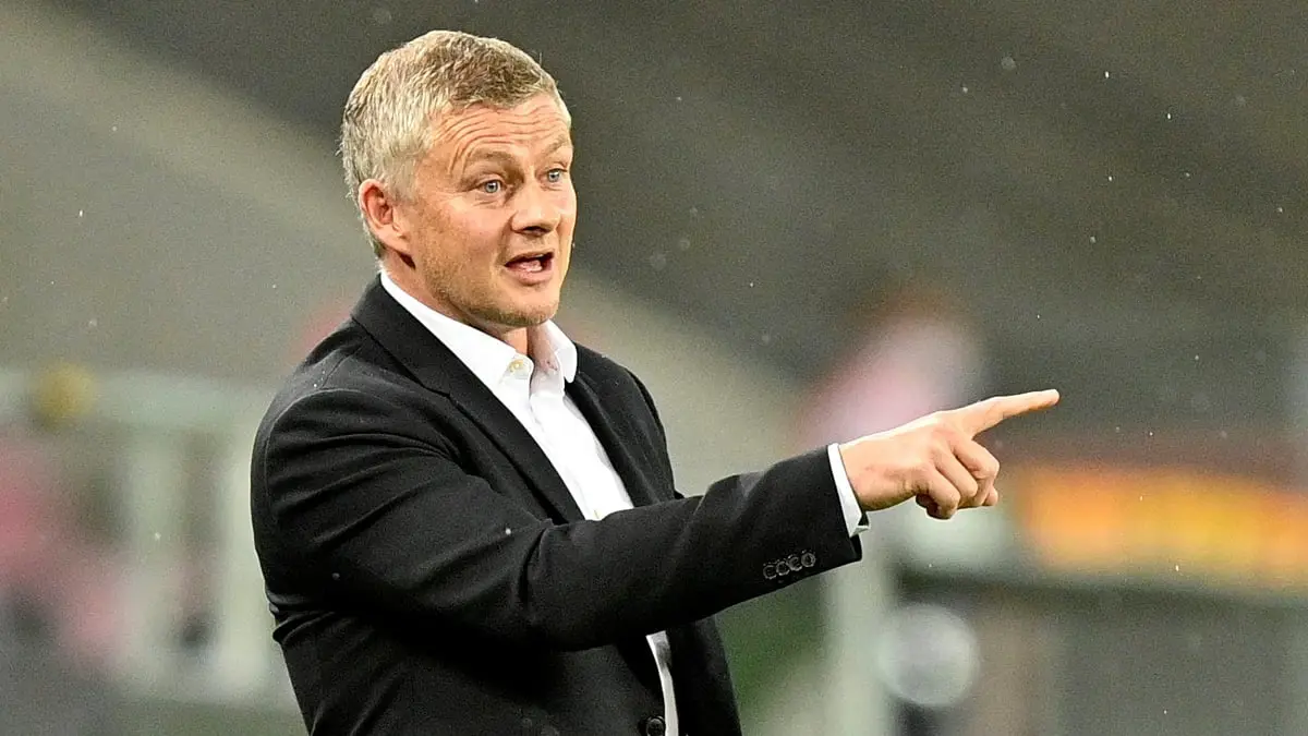 مانشستر يونايتد يزاحم ريال مدريد على صفقة دفاعية