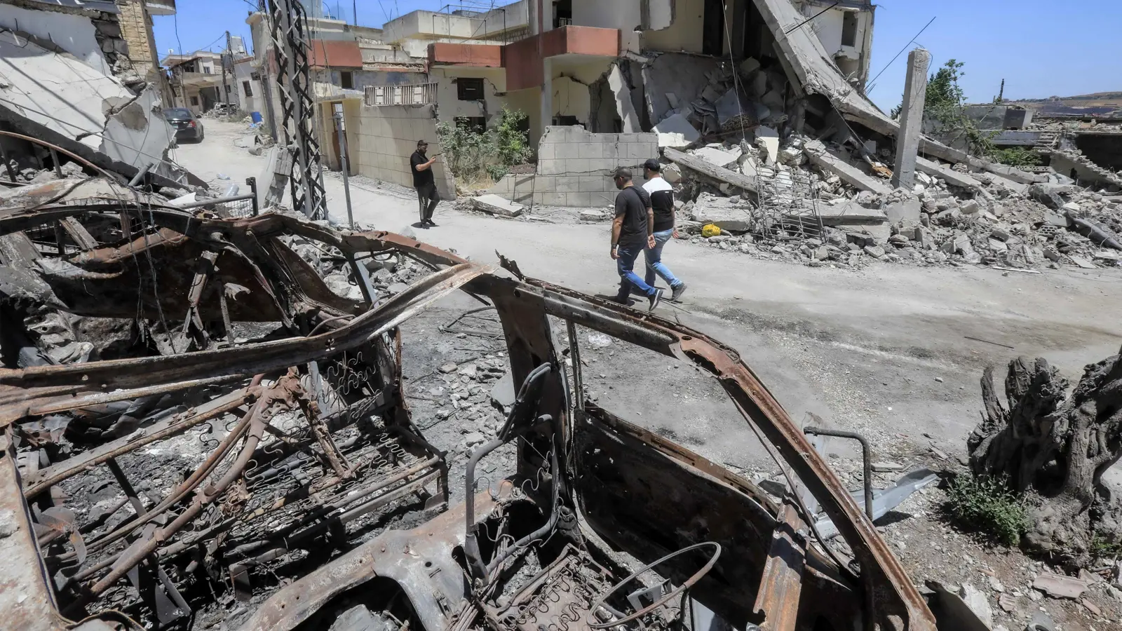 قتيل في غارة إسرائيلية استهدفت سيارة جنوب لبنان