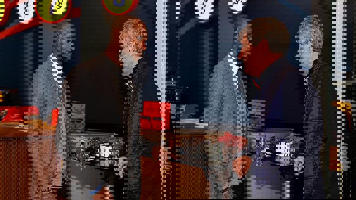 تقرير: أبيدال أبلغ كيكي سيتين بإقالته من قيادة برشلونة