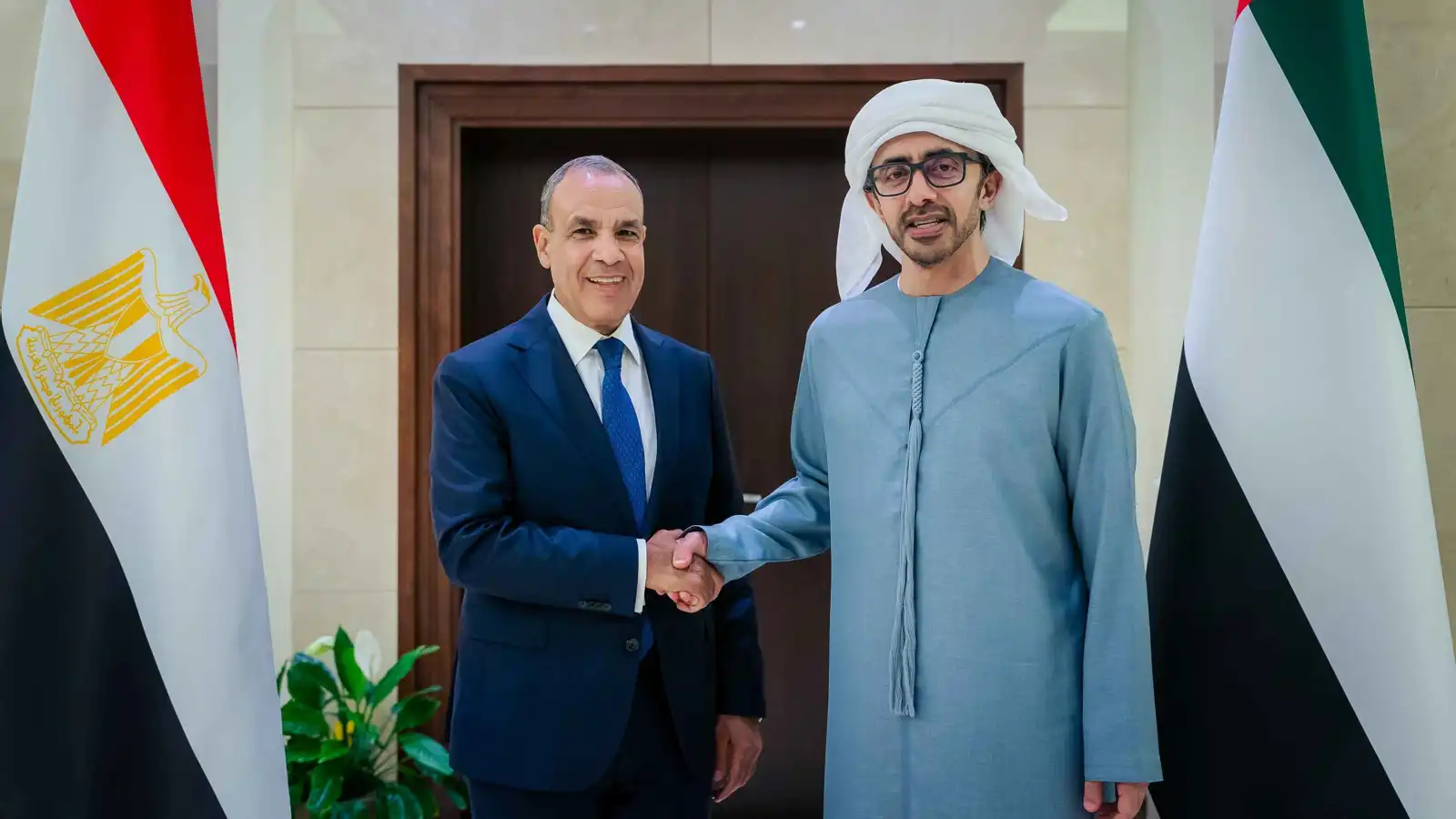 عبدالله بن زايد ونظيره المصري يبحثان الأوضاع في المنطقة