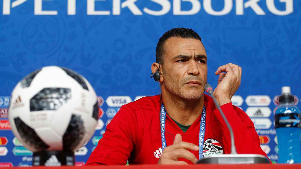 عصام الحضري يستفز شوبير بـ"السوبر" (صورة)