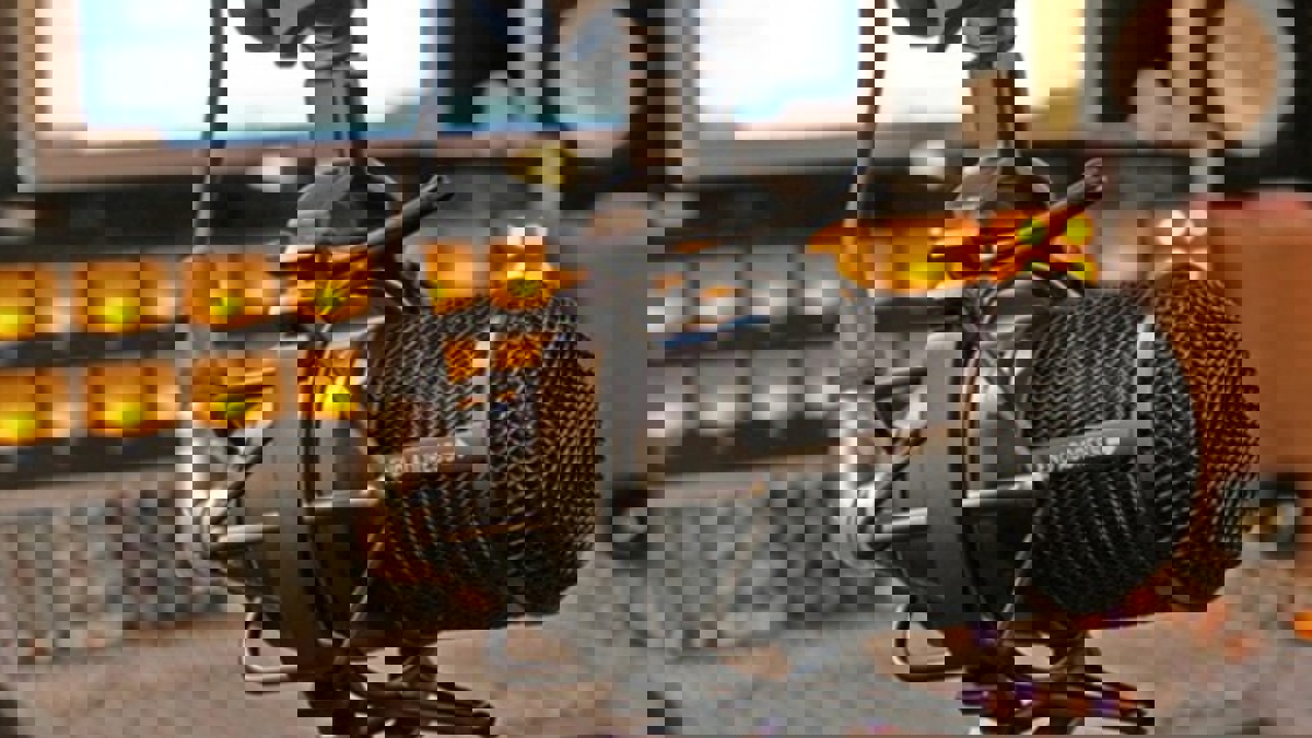 إذاعة قطرية تفصل موظفًا بث أغنية عن الملك سلمان (فيديو)