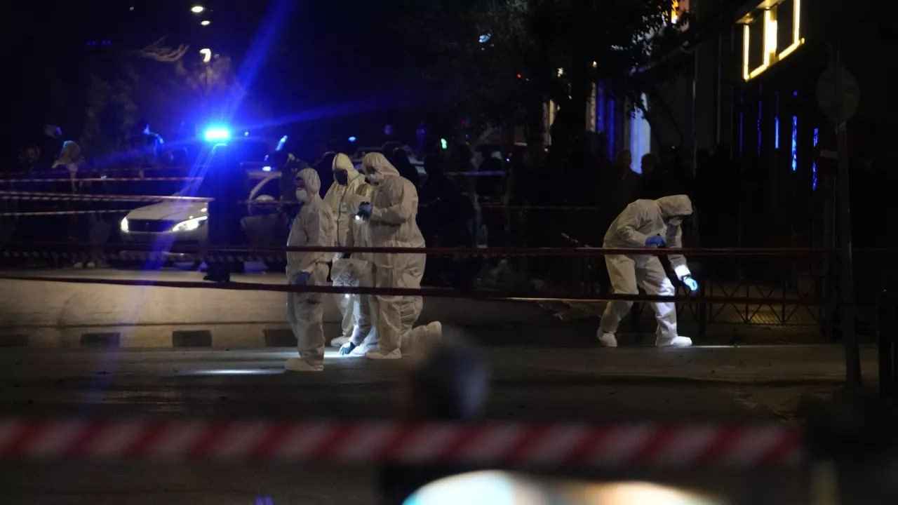 "تحذير مسبق".. انفجار قنبلة زرعت قرب "قطارات أثينيا"