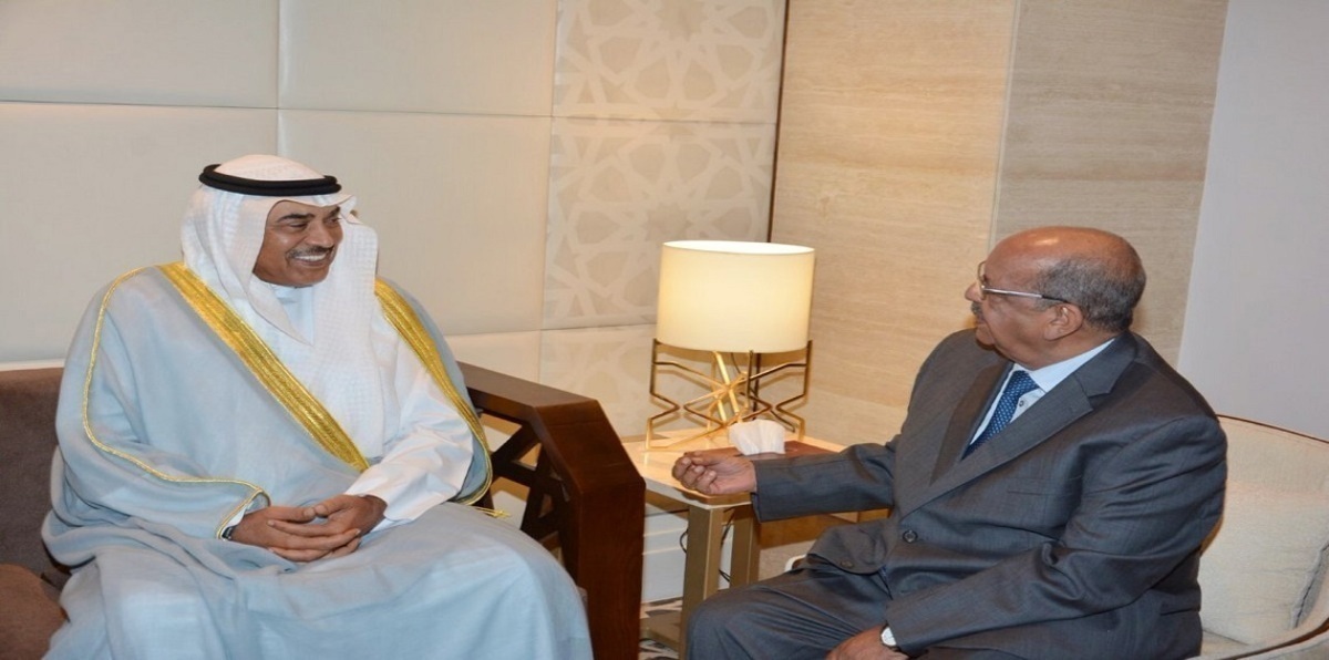 الجزائر تكتفي بدعم الوساطة الكويتية وتوصي بحل أزمة قطر ضمن "الإطار الخليجي"