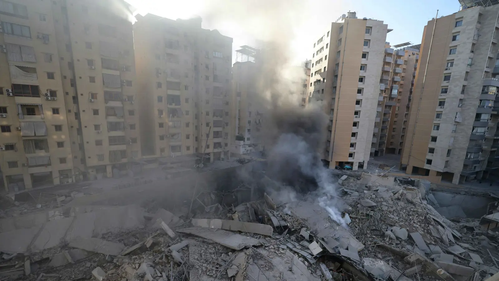 "وول ستريت جورنال": إسرائيل تضعف "حماس وحزب الله" وتتأهب لمهاجمة إيران